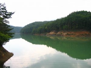 塩尻市沓沢湖