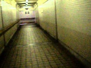 南富山駅地下道