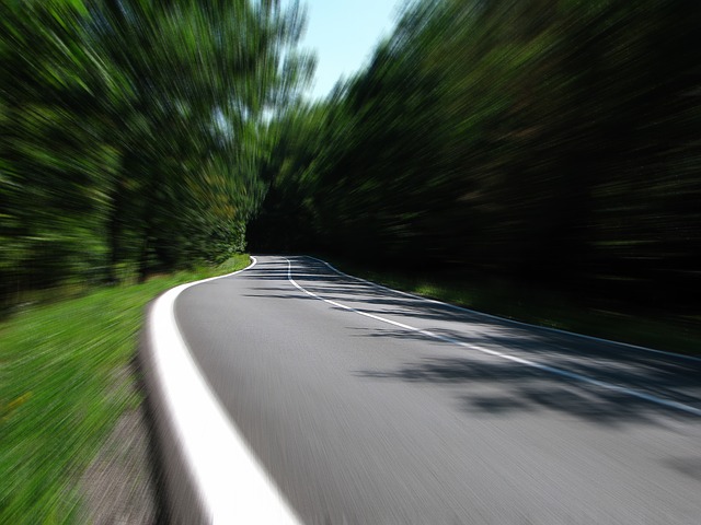 「！」の道路標識の意味