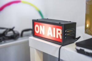 30年間以上不可解な放送をし続けるラジオ局「UBV－76」とは？