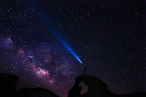 宇宙から16日周期で届く謎の電波･･･どこから来てるの?