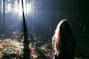 何が起こるかわからない！鏡を使った降霊術「ブラッディ・マリー」