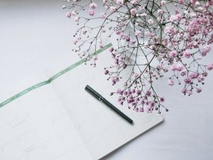 偶然?命日が重なる意味とは?誕生日と命日が重なるケースも