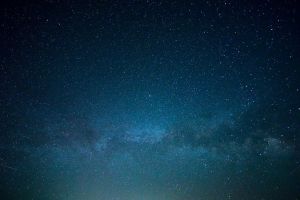 ギリギリ肉眼でも見える！?一番遠い星は1万6000光年の彼方にあった