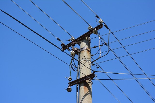 大阪の地元民から恐れられている心霊スポット「人面電柱」の噂